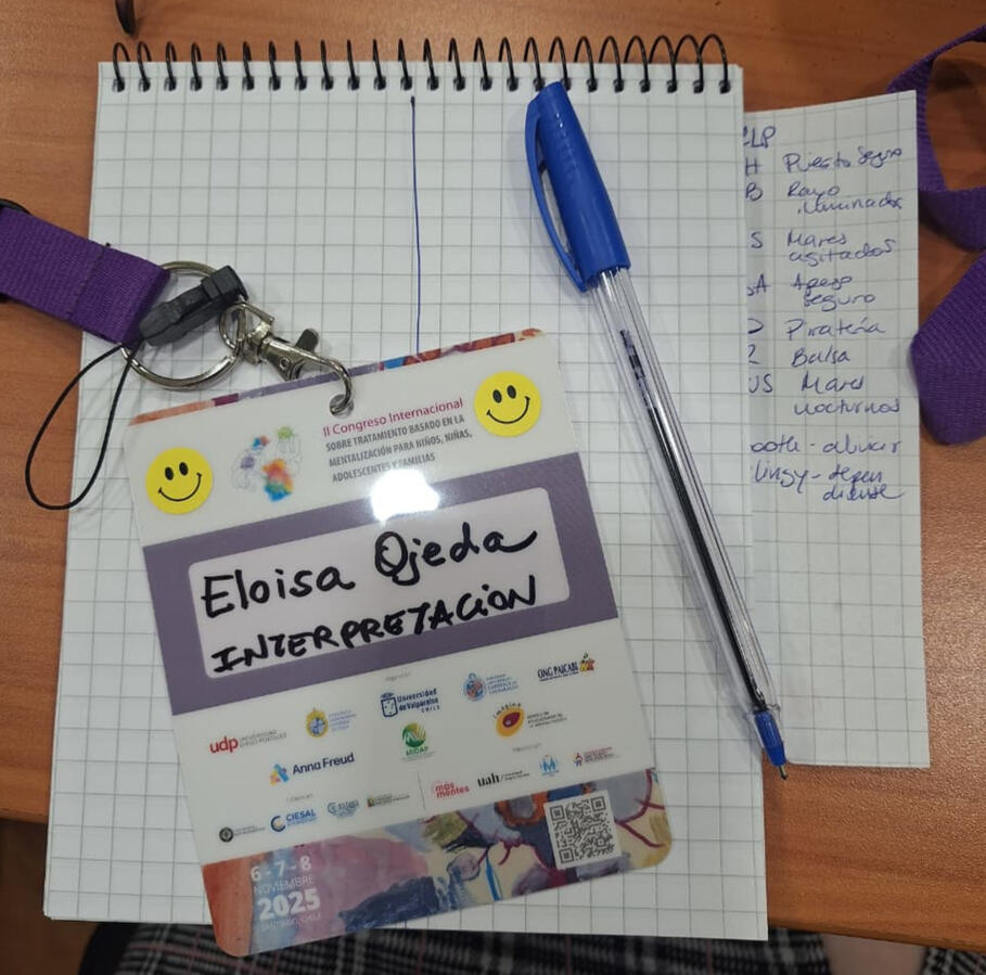 A notebook for consecutive interpreting with the banner of Eloisa Ojeda interpreter