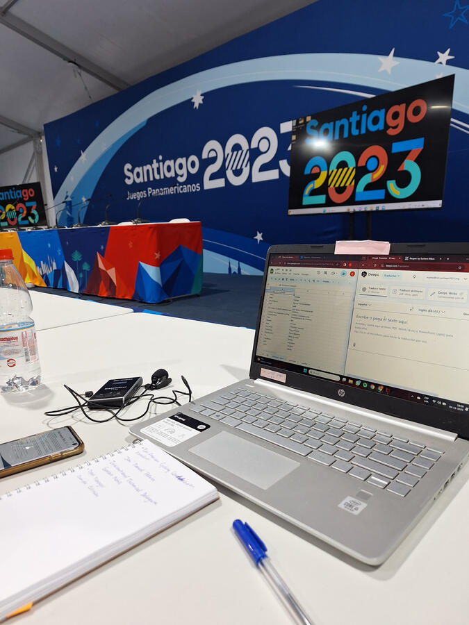 Eloisa Ojeda interpreter's computer at the panamerican games santiago 2023